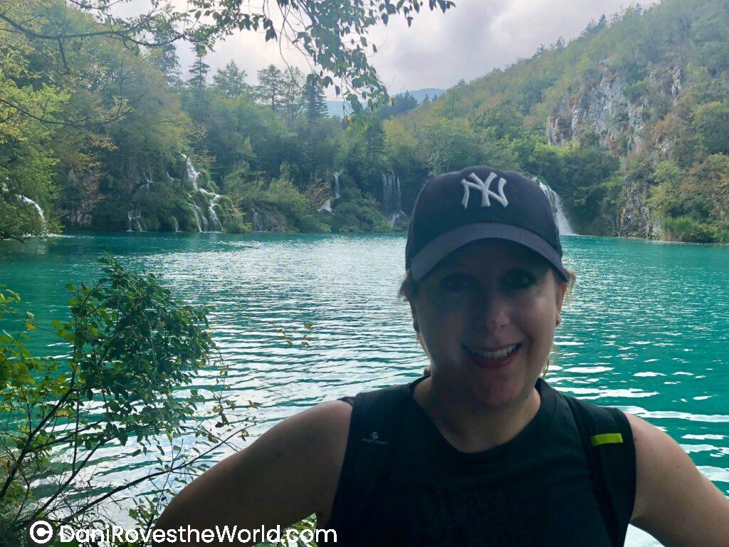 is solo female travel lonely, dani, croatia taking a day tour to meet other travelers to avoid feeling lonely 